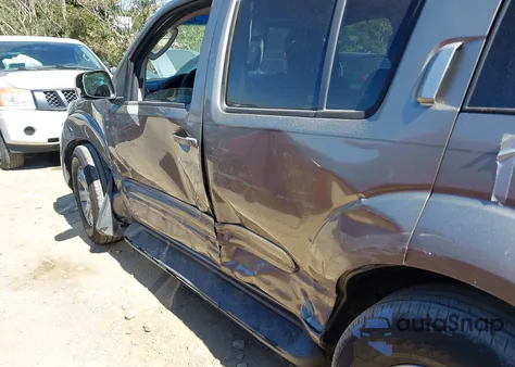 2005 Nissan Pathfinder Le из США, поврежденный, VIN 5N1AR18UX5C711715